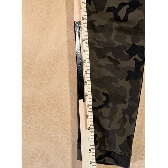 Amaryllis Joggers Size 6 (24x27) Lexi Muted Camo Zipper Pockets Stretchy - Picture 11 of 11